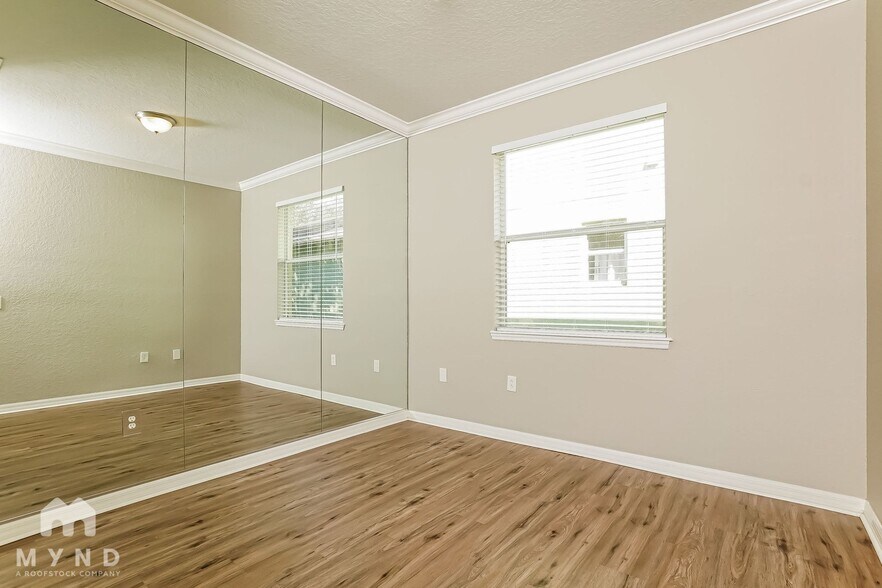 Building Photo - 2913 Bonita Cir