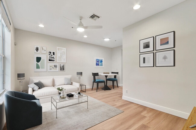 Building Photo - 4313 Parkside Dr