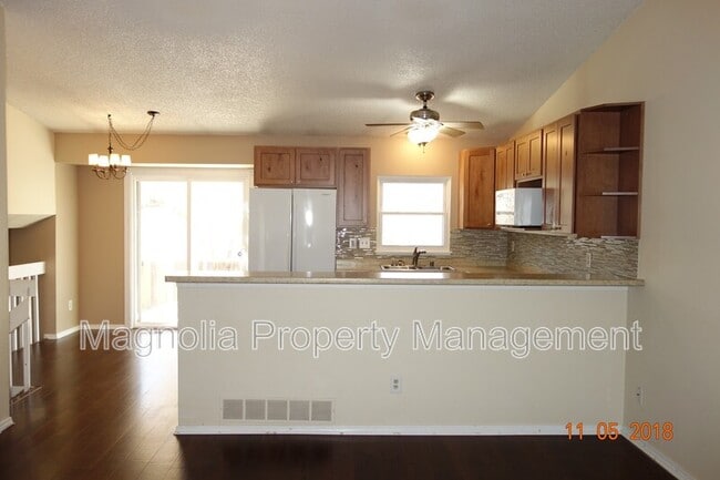 Building Photo - 5910 Bourke Dr