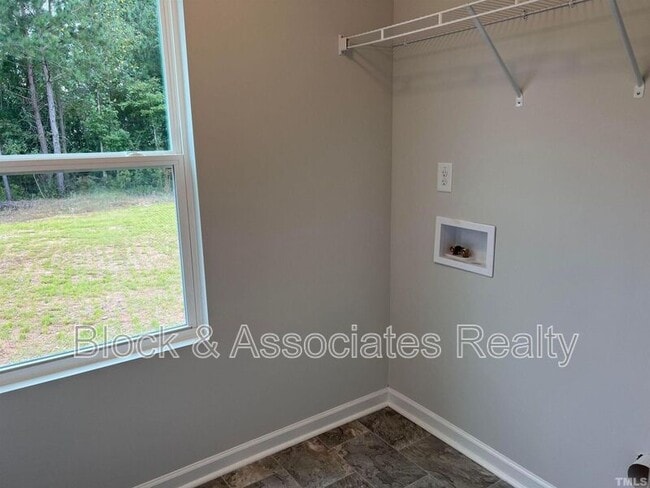 Building Photo - 179 Maple Tree Ln