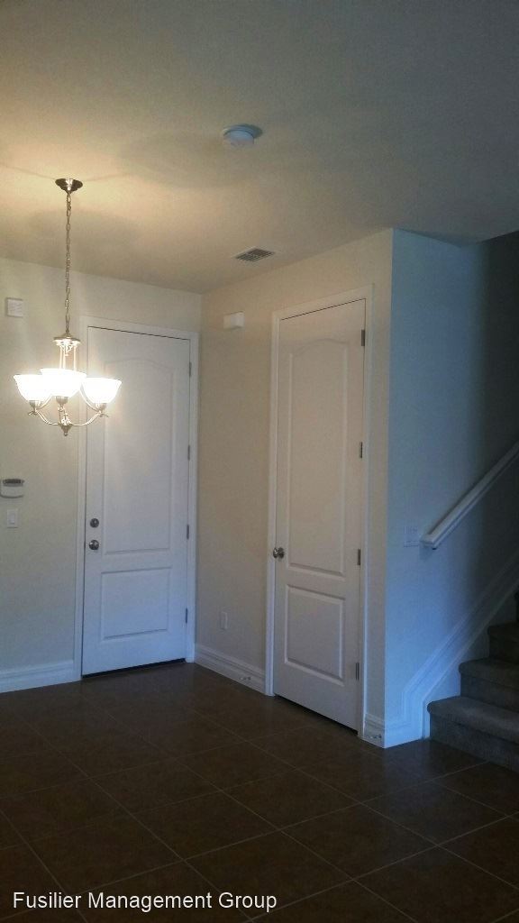 Building Photo - 2 br, 2.5 bath House - 9981 Eagle Creek Ce...