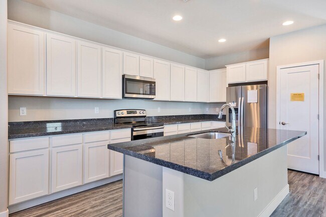 Interior Photo - Medina Court