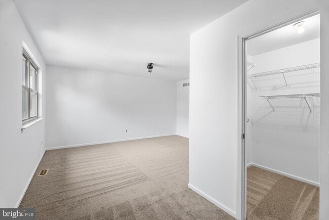 Building Photo - 3964 Bainbridge Ct