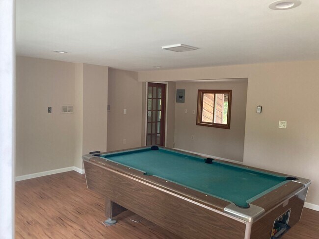 Building Photo - 8525 S Spring Valley Park Dr