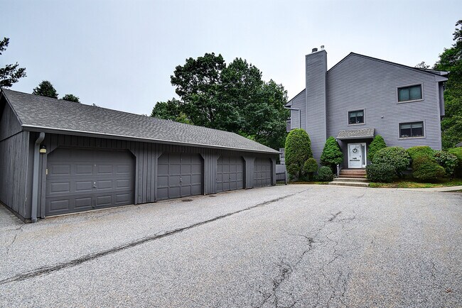 Building Photo - 298 Conestoga Way