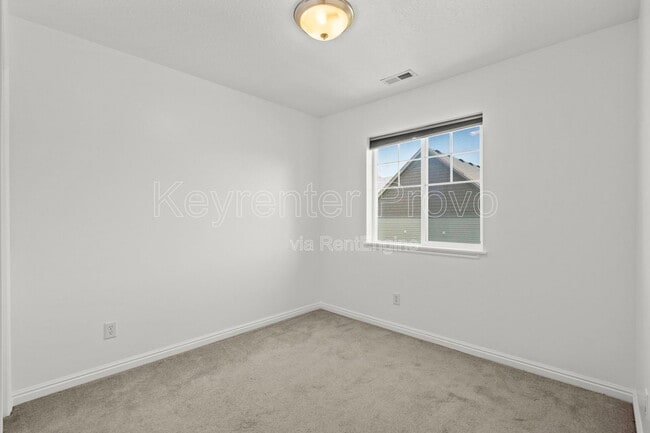 Building Photo - 1901 W 1020 N