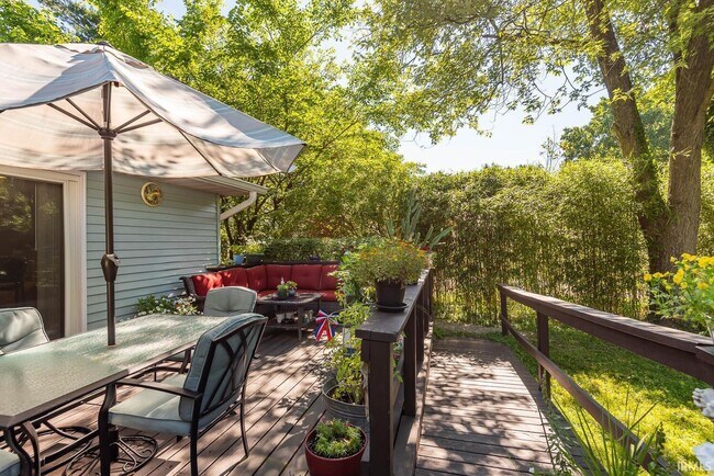 Building Photo - 1708 E Windsor Dr