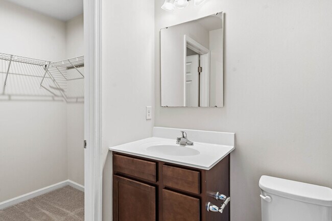 Building Photo - 28971 St Thomas Blvd