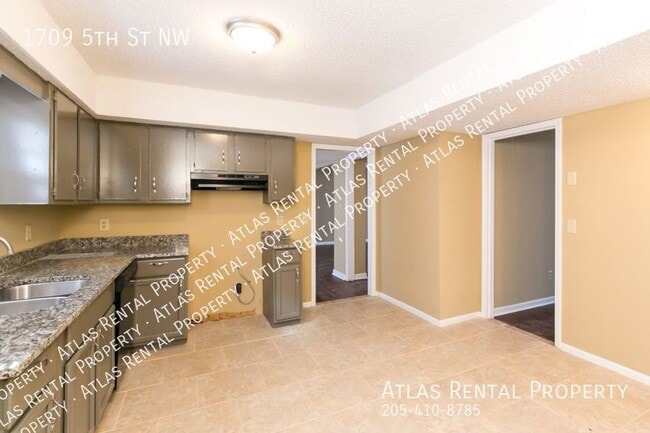 Building Photo - 1709 5th St NW