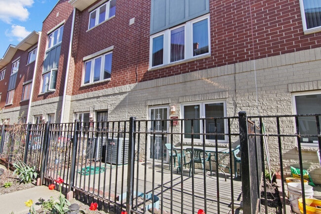Primary Photo - 2415 W 32nd Pl