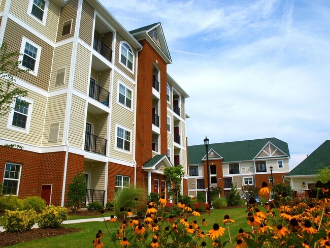 Building Photo - B3 | 2 Bed 2 Bath | 1244 sf | $1920 - $2207 | 6 to 15 month lease terms