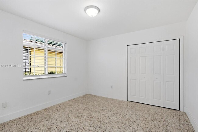 Building Photo - 3500 SW 26th St