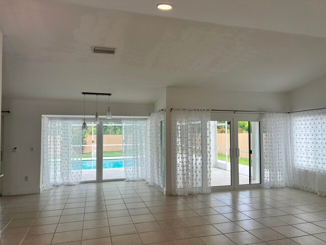 Building Photo - 3210 NW 23rd Ter