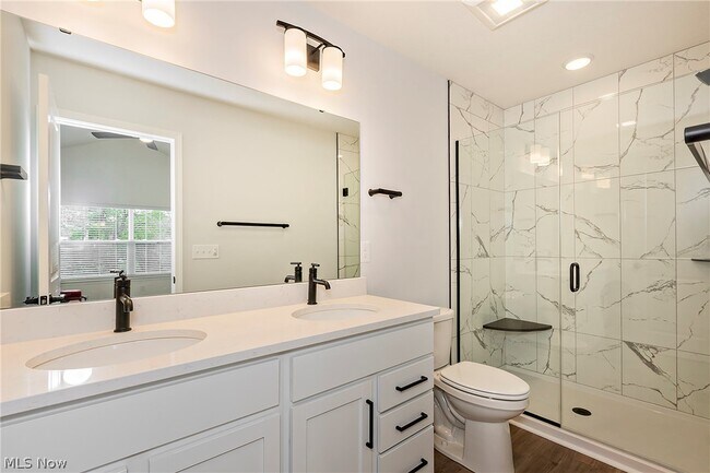 Building Photo - 2240 E 97th St