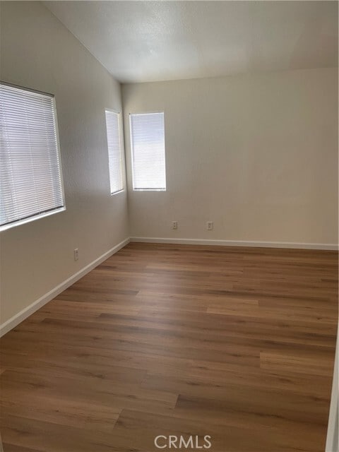 Building Photo - 1522 W Ave H4