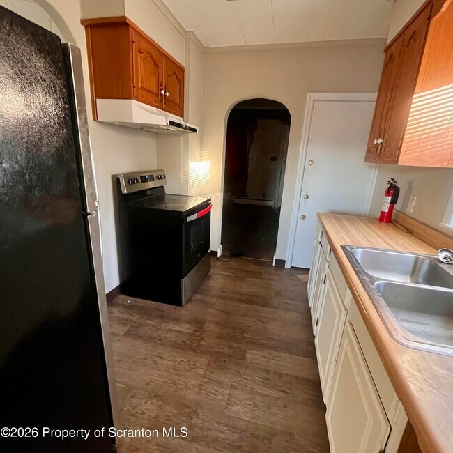 Building Photo - 707 Prospect Ave