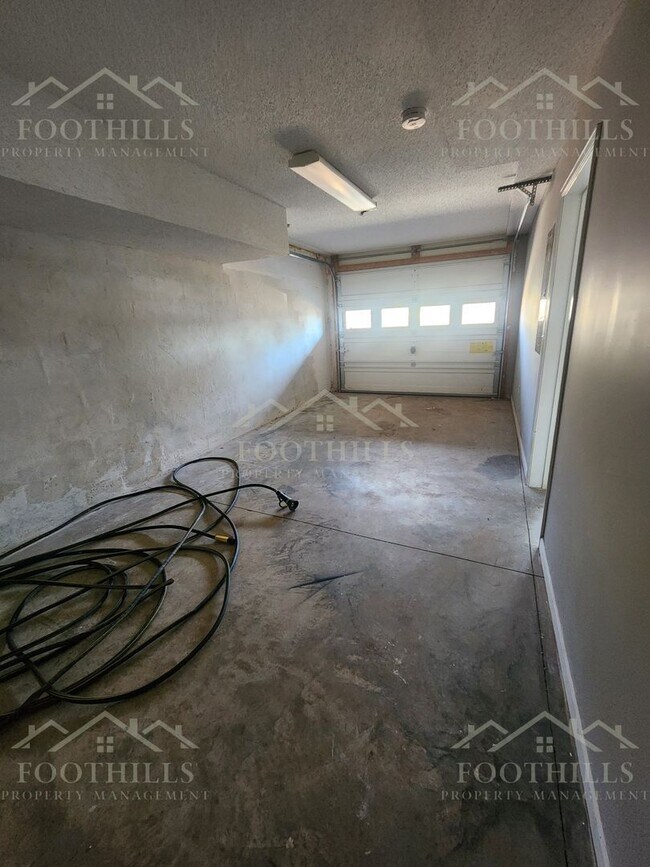 Building Photo - 235 Harbor Dr