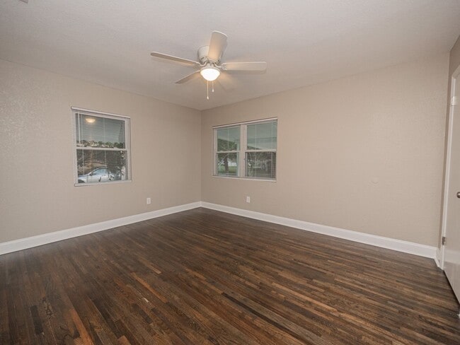 Building Photo - 1512 E Fern Rd