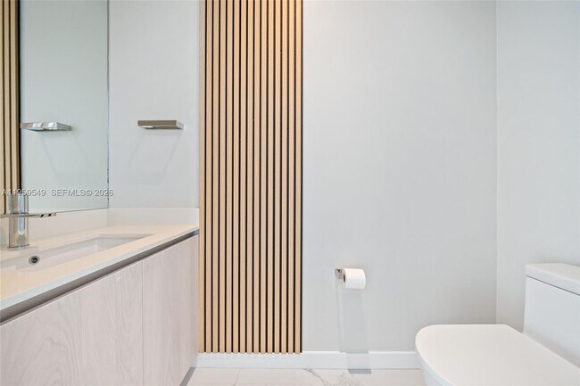 Building Photo - 480 NE 31st St