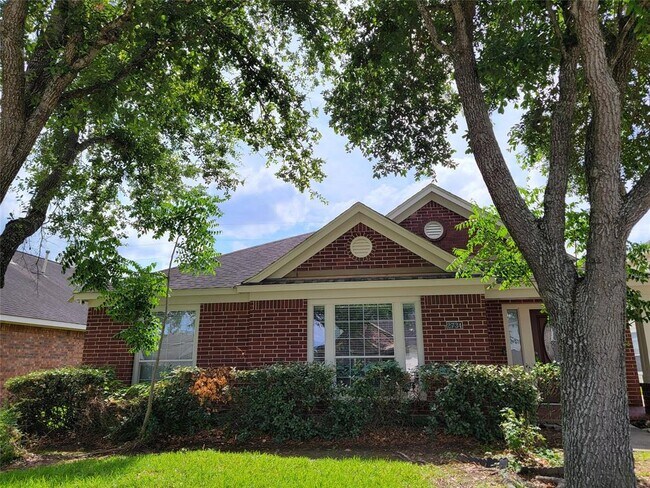 Primary Photo - 2734 Troy Dr