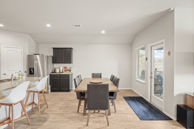 Building Photo - 40422 Gdn Hts Ln