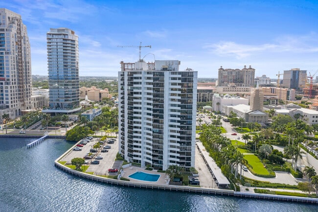 Building Photo - 1200 S Flagler Dr