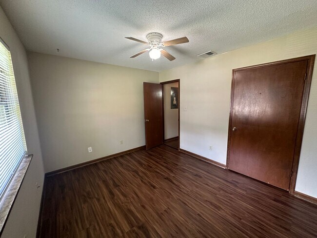 Building Photo - 2072 Pats Place