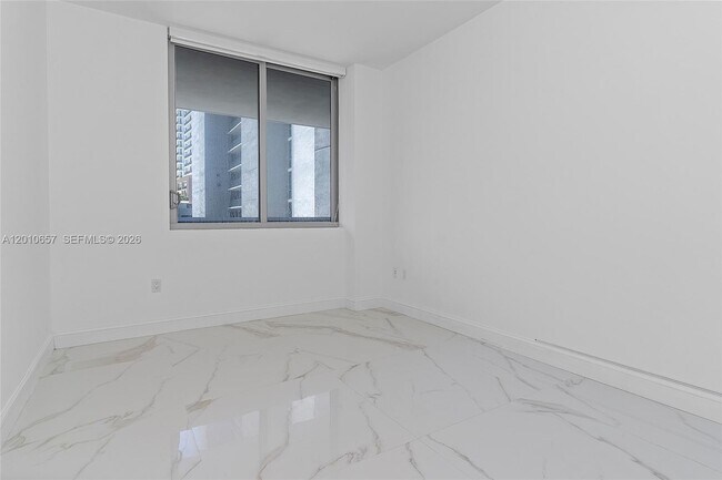 Building Photo - 16385 Biscayne Blvd
