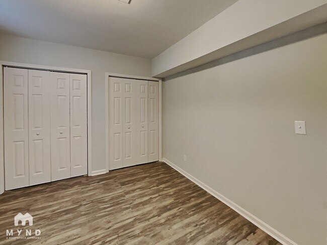 Building Photo - 6489 Lynn Dale Ln