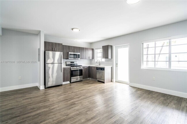 Building Photo - 331 85th St