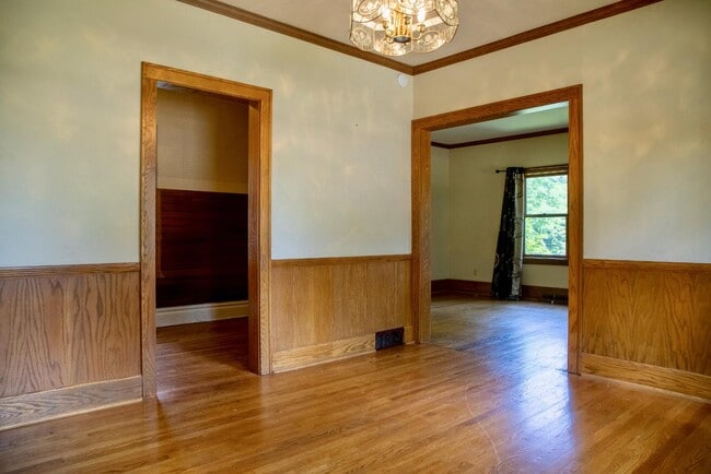 Building Photo - 1425 Union Ave NE