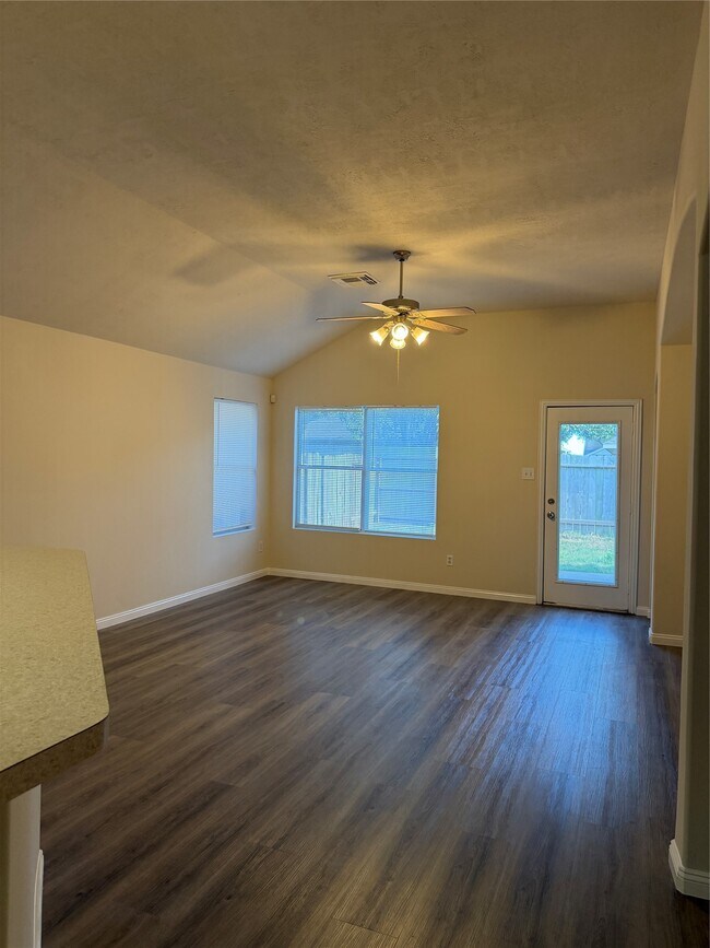Building Photo - 4734 Lonestone Cir