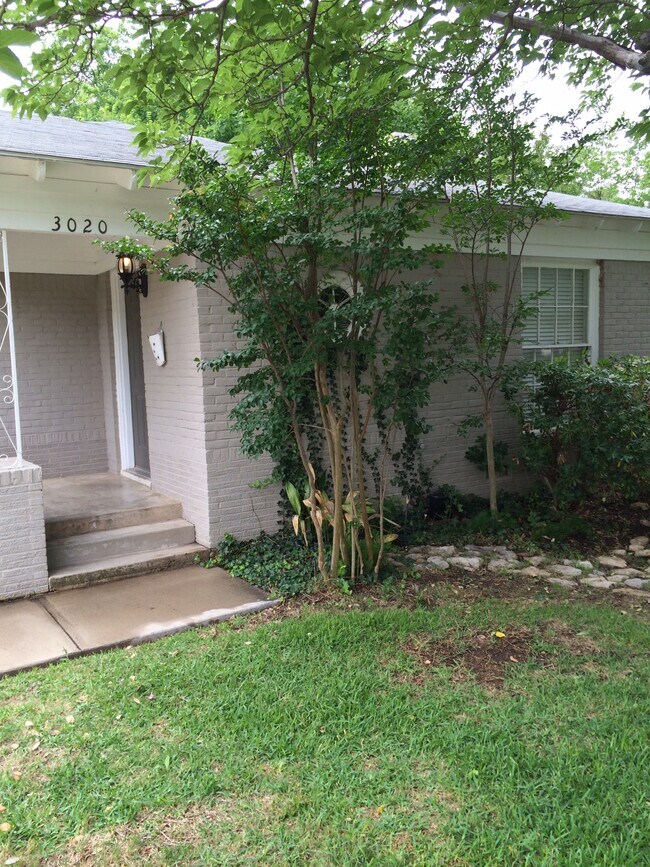 Primary Photo - 3020 5th Ave