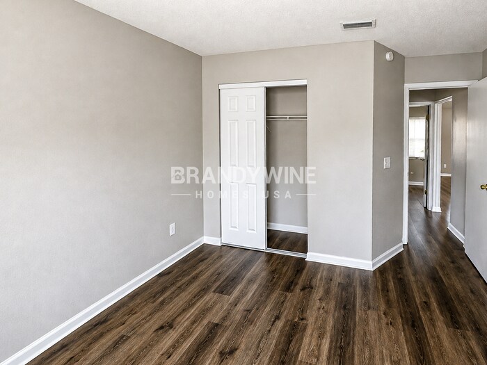 Building Photo - 2938 Olson Ln N