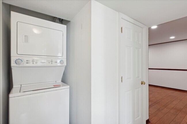 Building Photo - 23 Kearney Dr