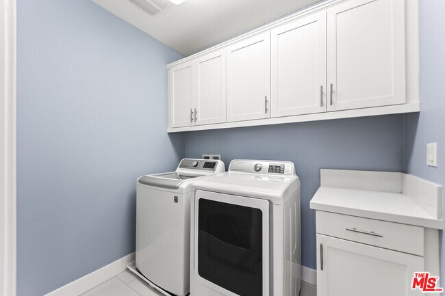Building Photo - 12705 Bluff Creek Dr