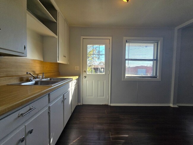 Building Photo - 2 bed, 1 bath in Shawnee, OK!