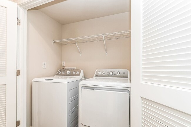 Building Photo - $500 off first month rent "Charming 3BD/2BA Home Located In Raleigh NC!!!