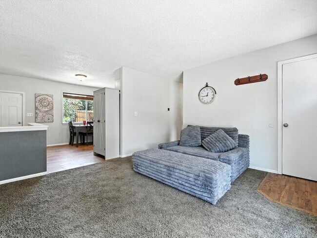 Building Photo - 4750 Wilde Dr