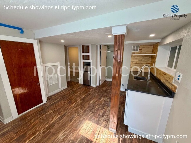 Building Photo - 1728 SE Clatsop St