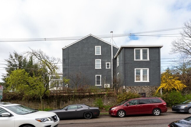 Building Photo - 3401 Ainslie St