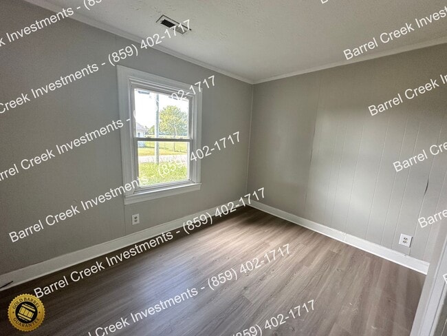 Building Photo - 2-Bedroom, 1-Bath Home with Garage!