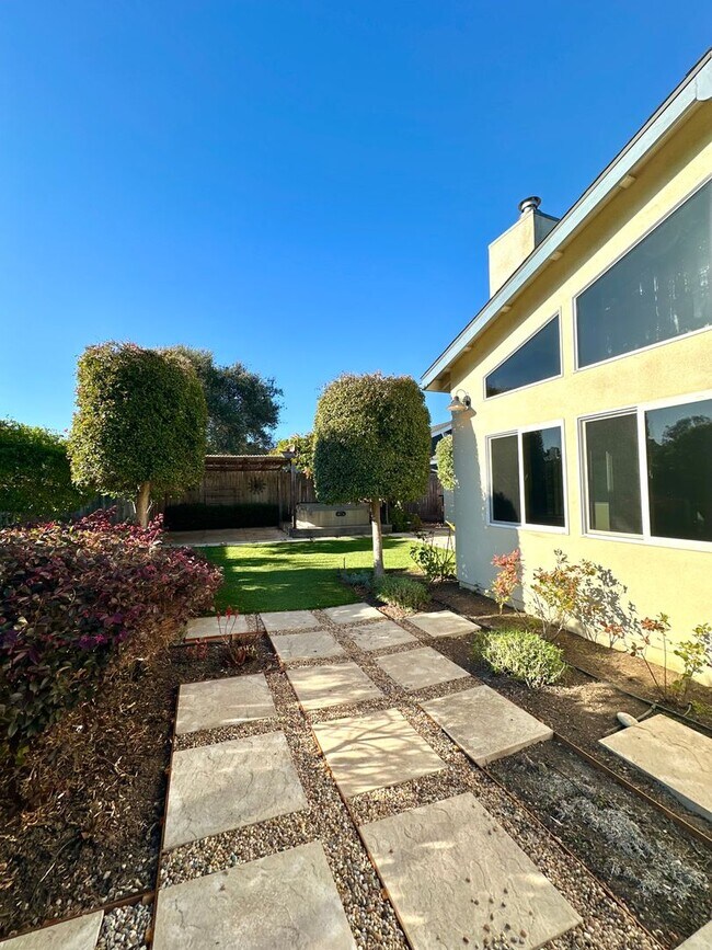 Building Photo - Updated Goleta Home Located in Desirable Santa Barbara Shores