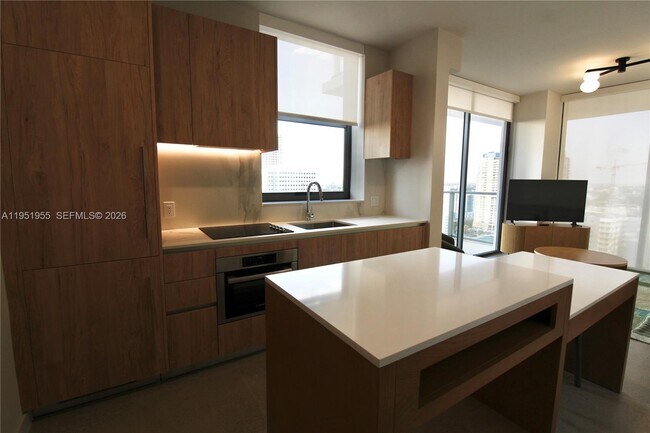 Building Photo - 698 NE 1st Ave