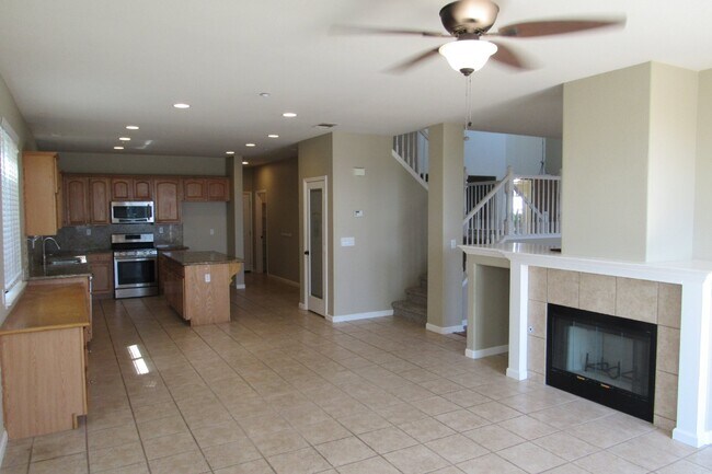 Building Photo - Beautiful Deer Ridge 4 Bed, 3 Bath Brentwood Home
