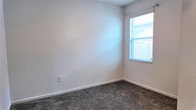 Building Photo - 6366 Lakepine St