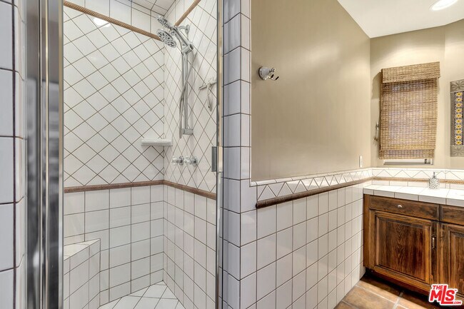 Building Photo - 3425 Oak Glen Dr