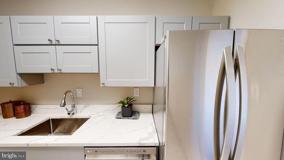 Building Photo - 240 M St SW