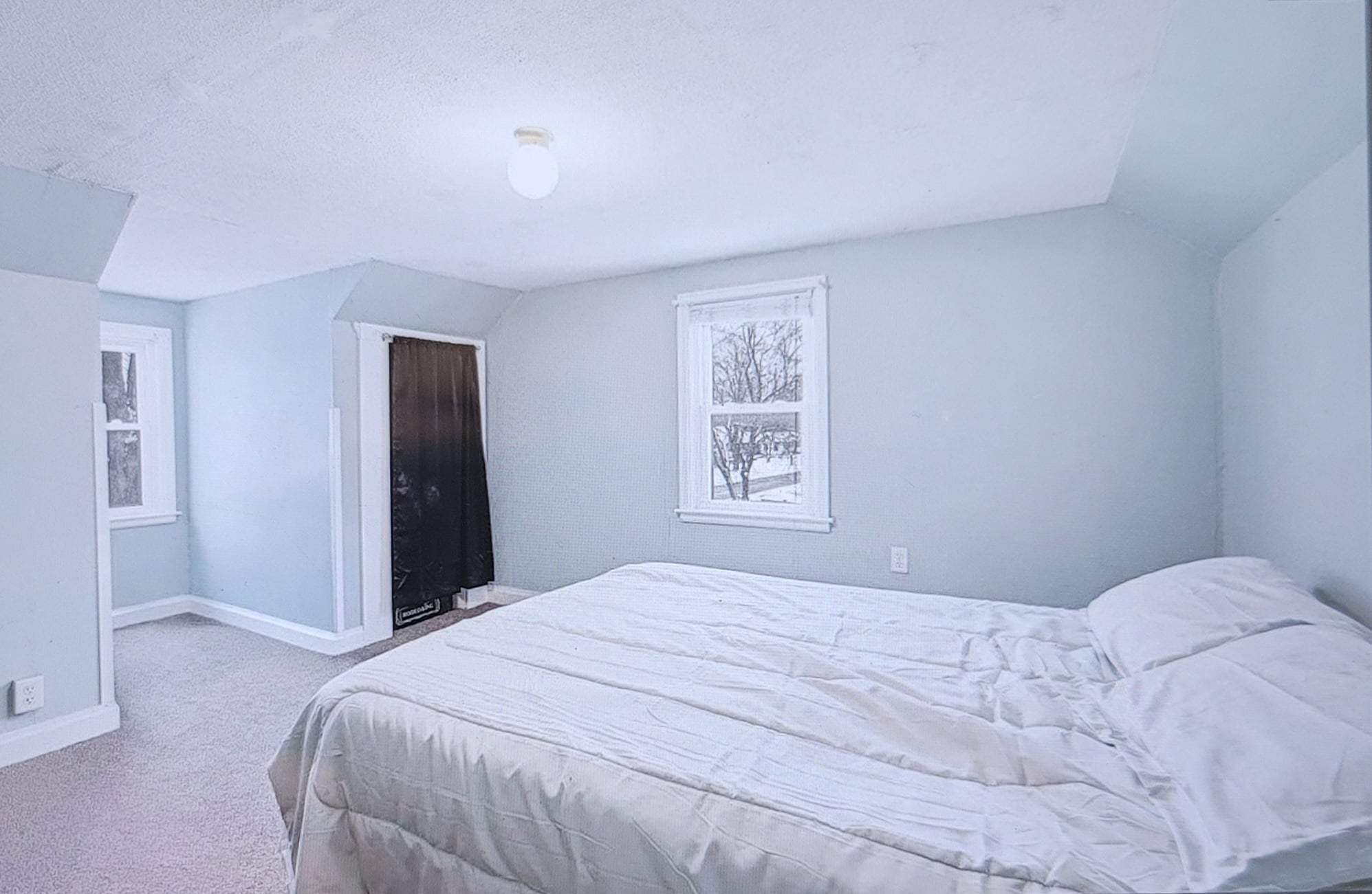 Building Photo - 326 N 3rd St