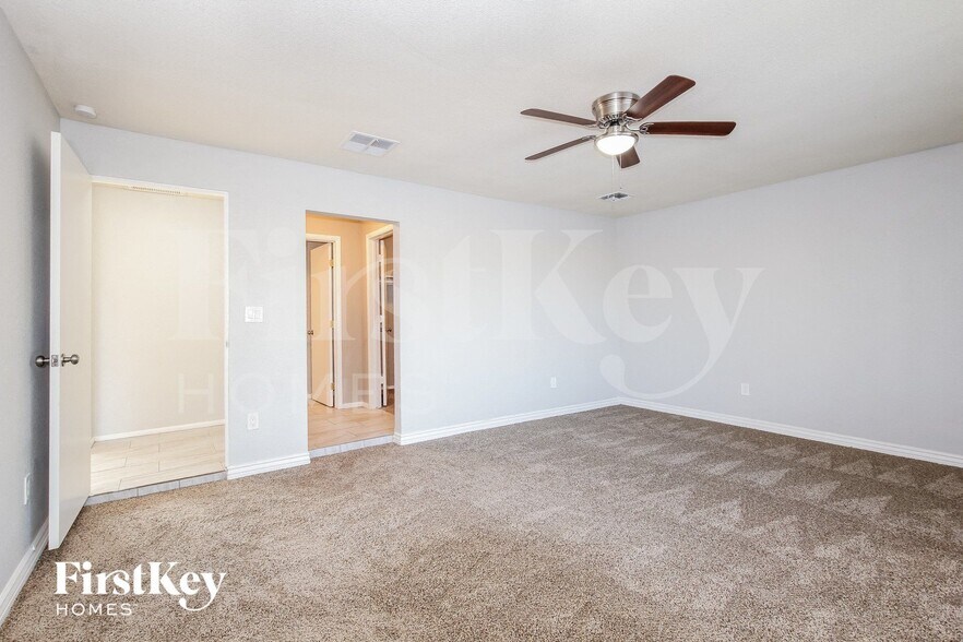 Building Photo - 15202 N 38th St